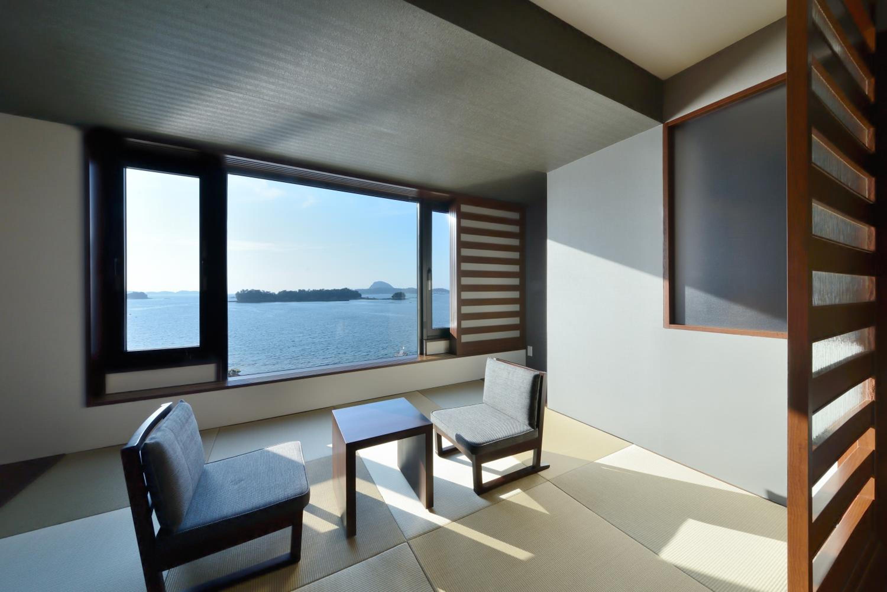 Hotel Ryugu 47/58