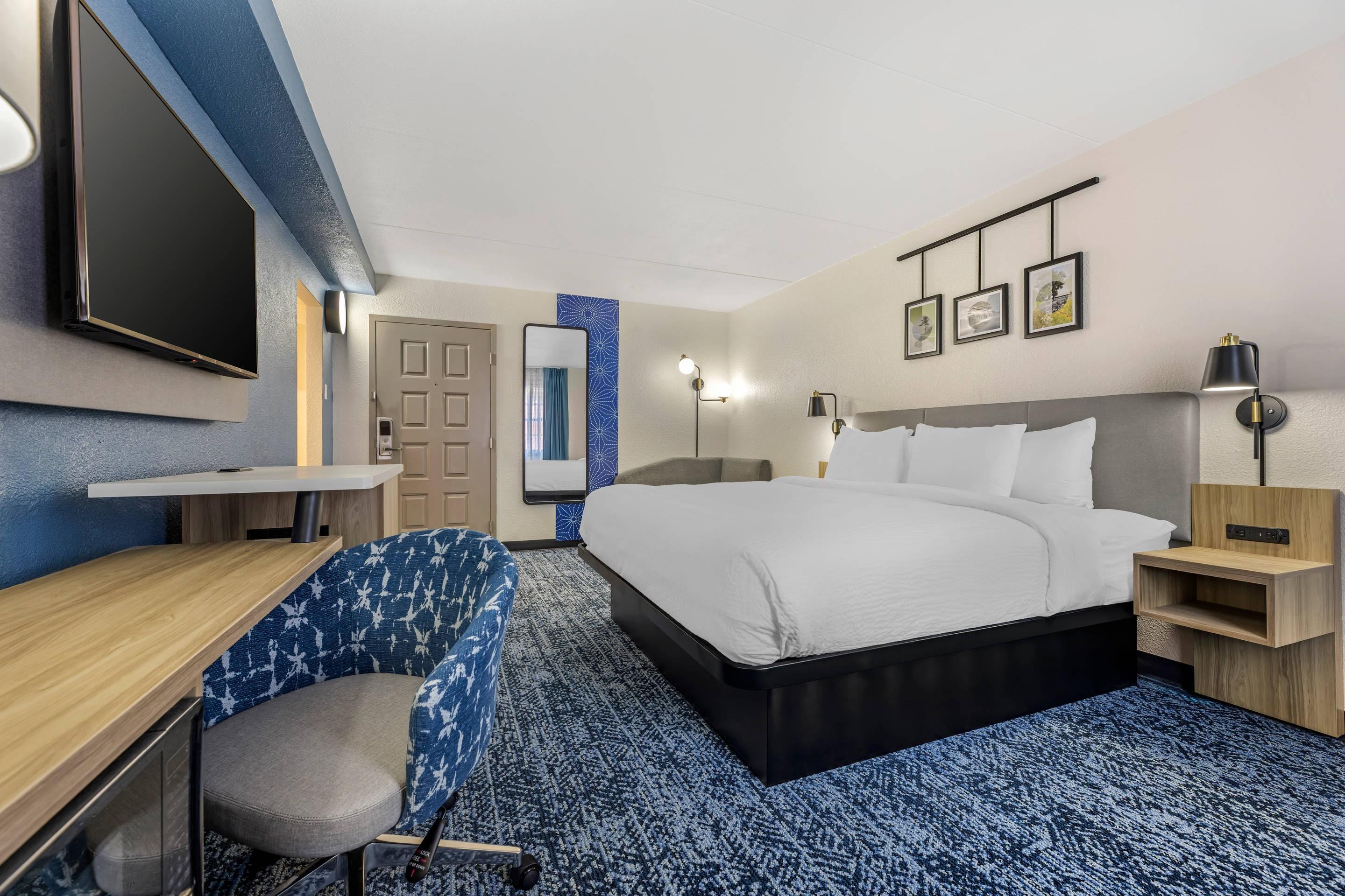Efficiency, Suite, 4 King Beds