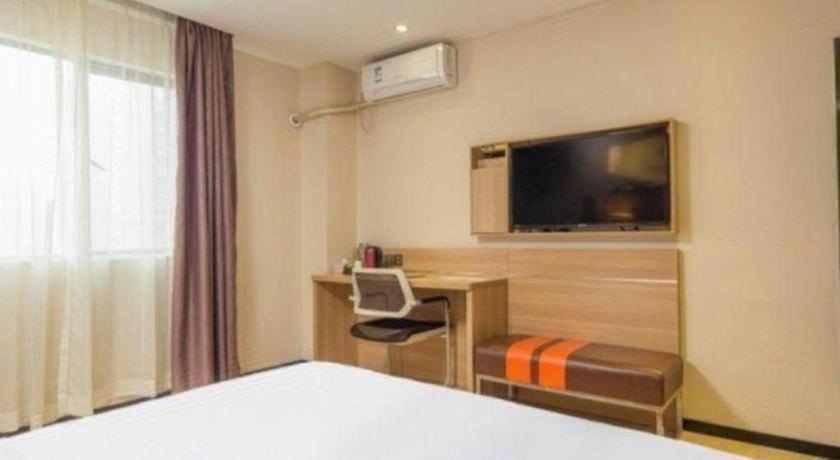 7 Days Premium (Shenzhen Dalang Commercial Center) 33/44