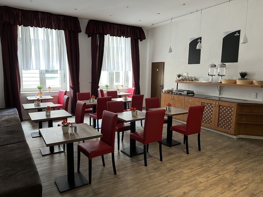 Astor Hotel 29/35