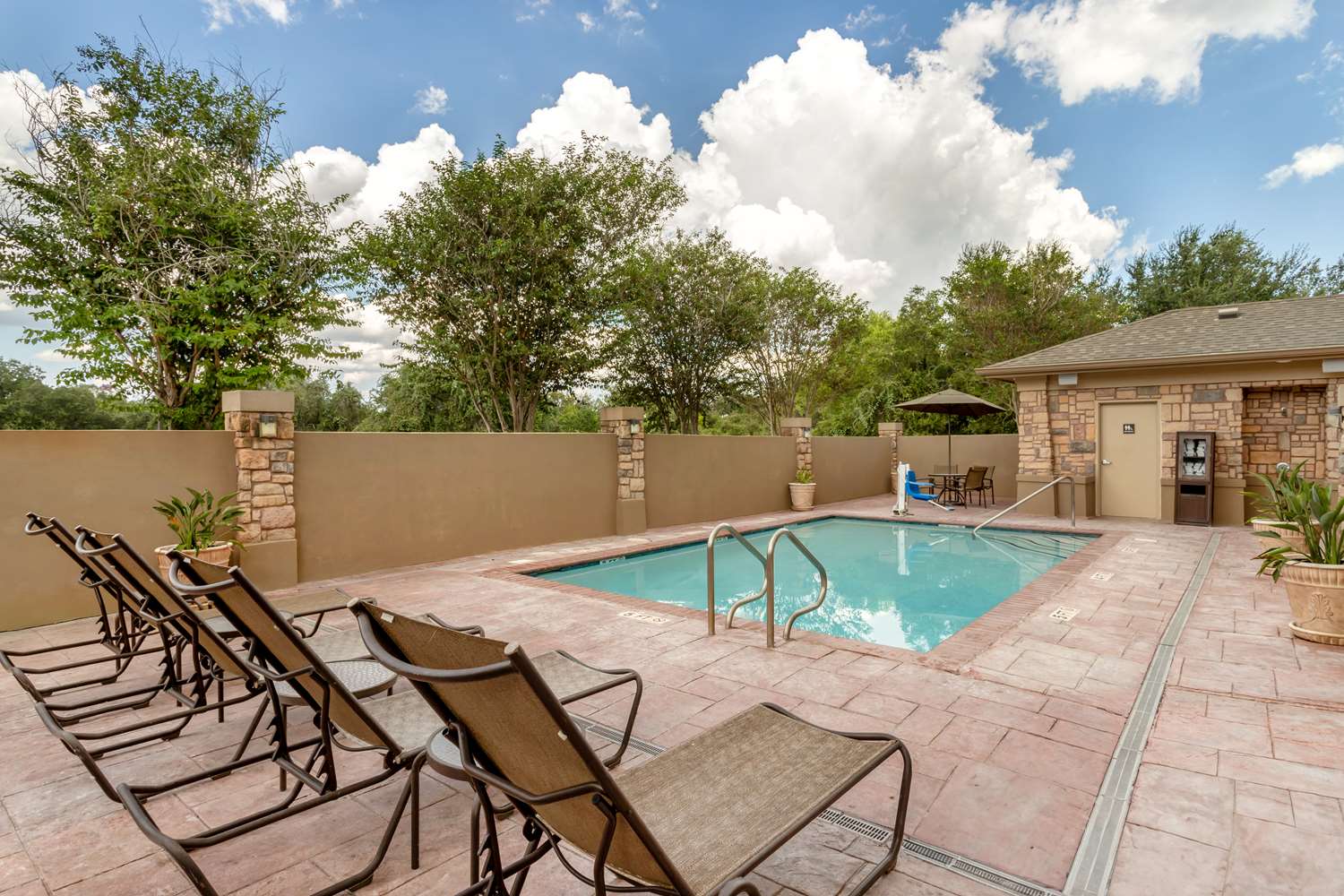 Best Western Plus Goliad Inn and Suites 15/16