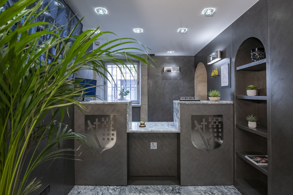 Golden Tulip Cannes de Paris 7/49