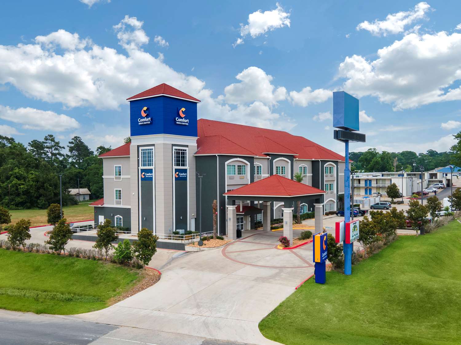 Comfort Inn & Suites Cleveland TX 33/40