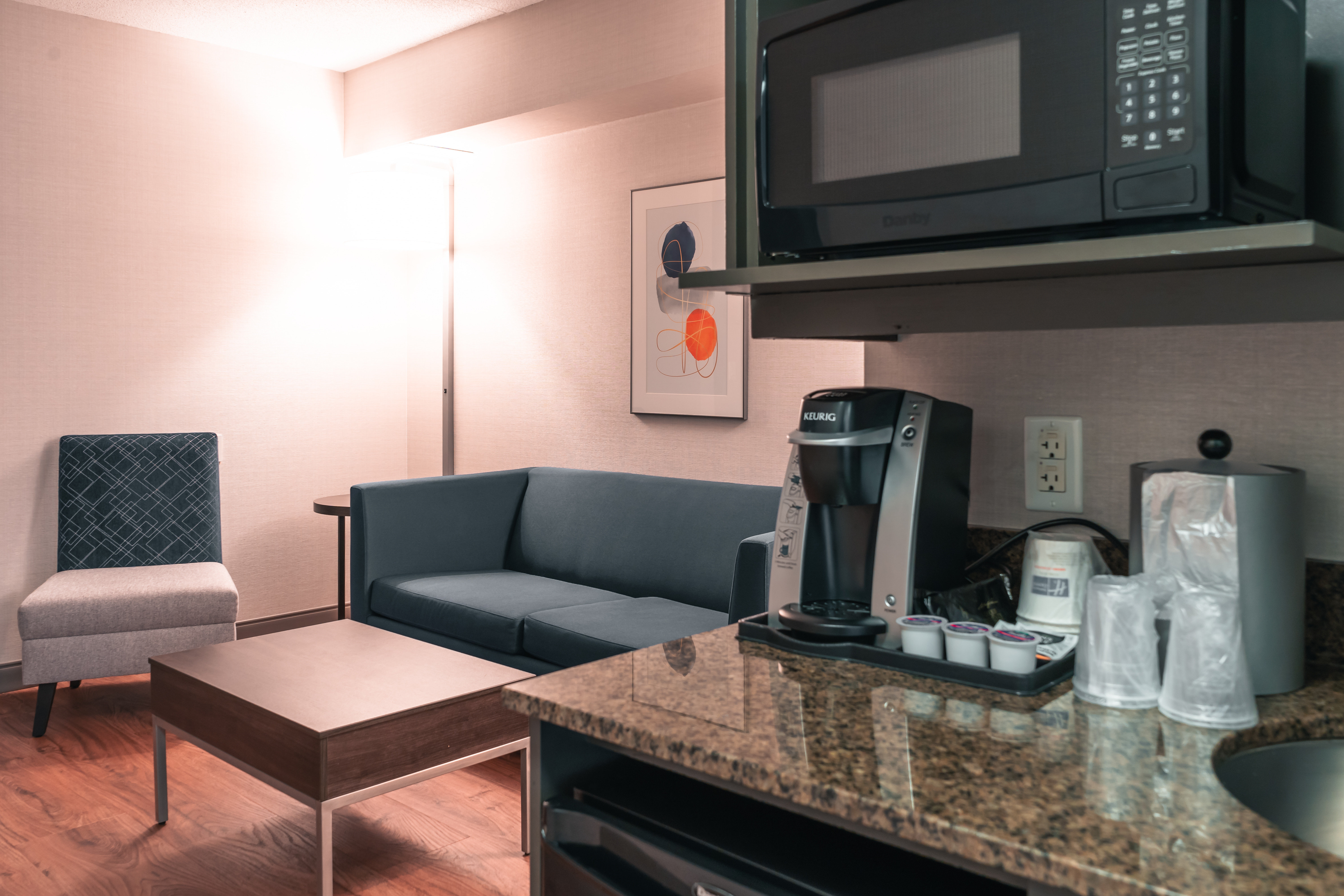 Holiday Inn Express Hotel Suites Kingston 51/72