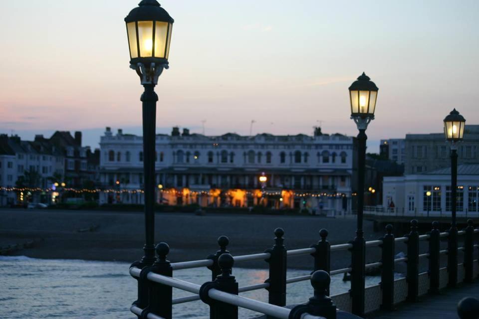 Seaview 18/24