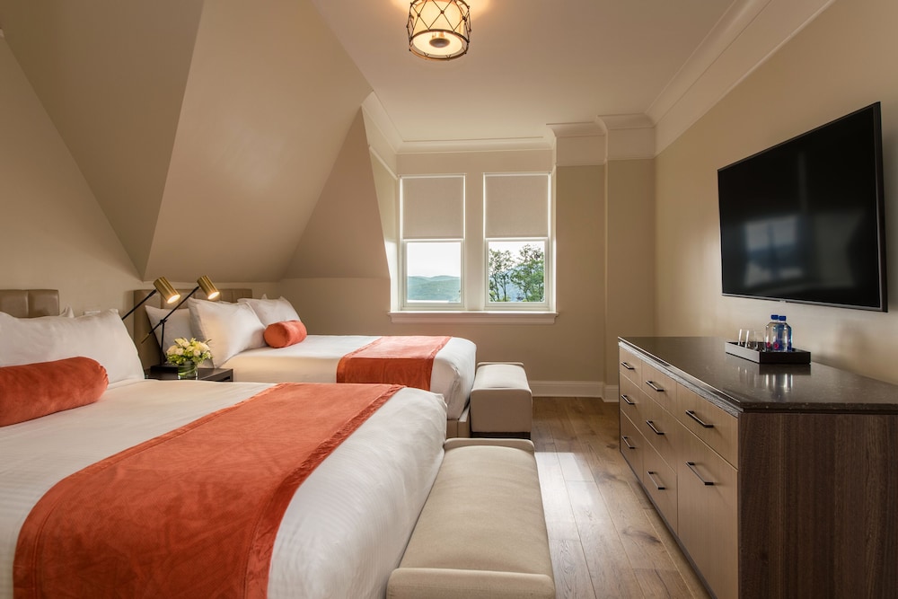 Superior, 2 Queen Beds, River View