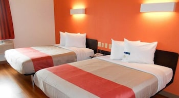 Motel6 Jourdanton, TX 23/37