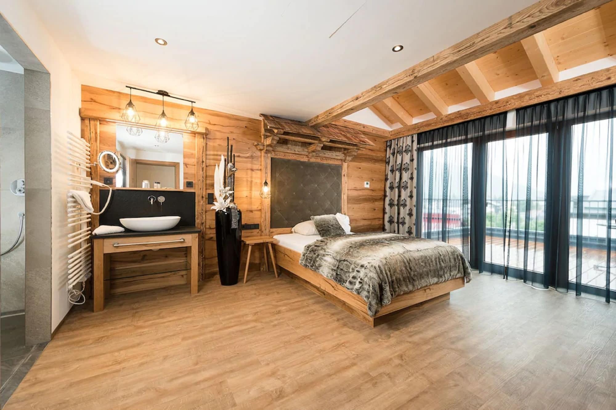 Design, Diamond, Chalet, Single Bed, Mountain View, Patio