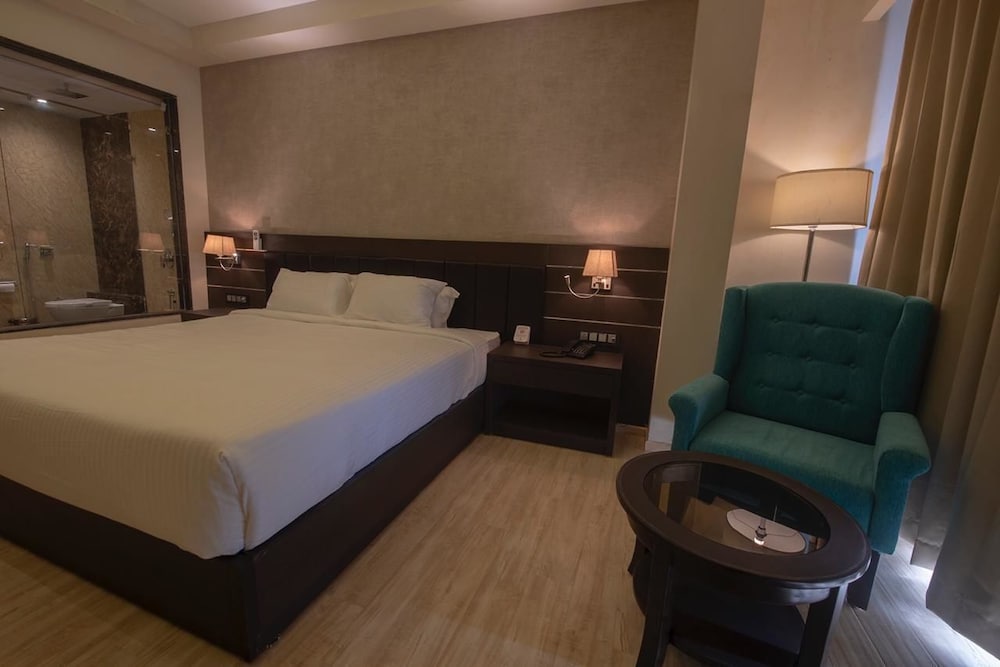 HOTEL SURENDRA VILAS 12/50