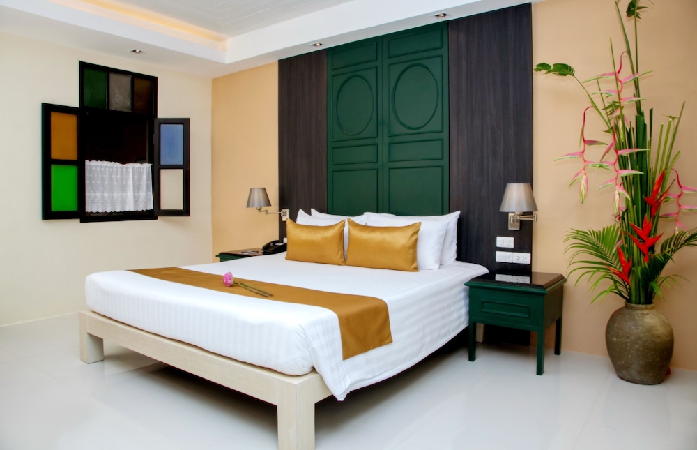The Old Phuket Karon Beach Resort 34/85