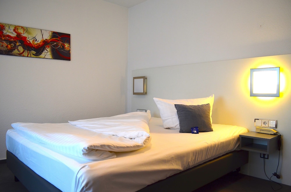 Weber Hotel Mannheim 3/24
