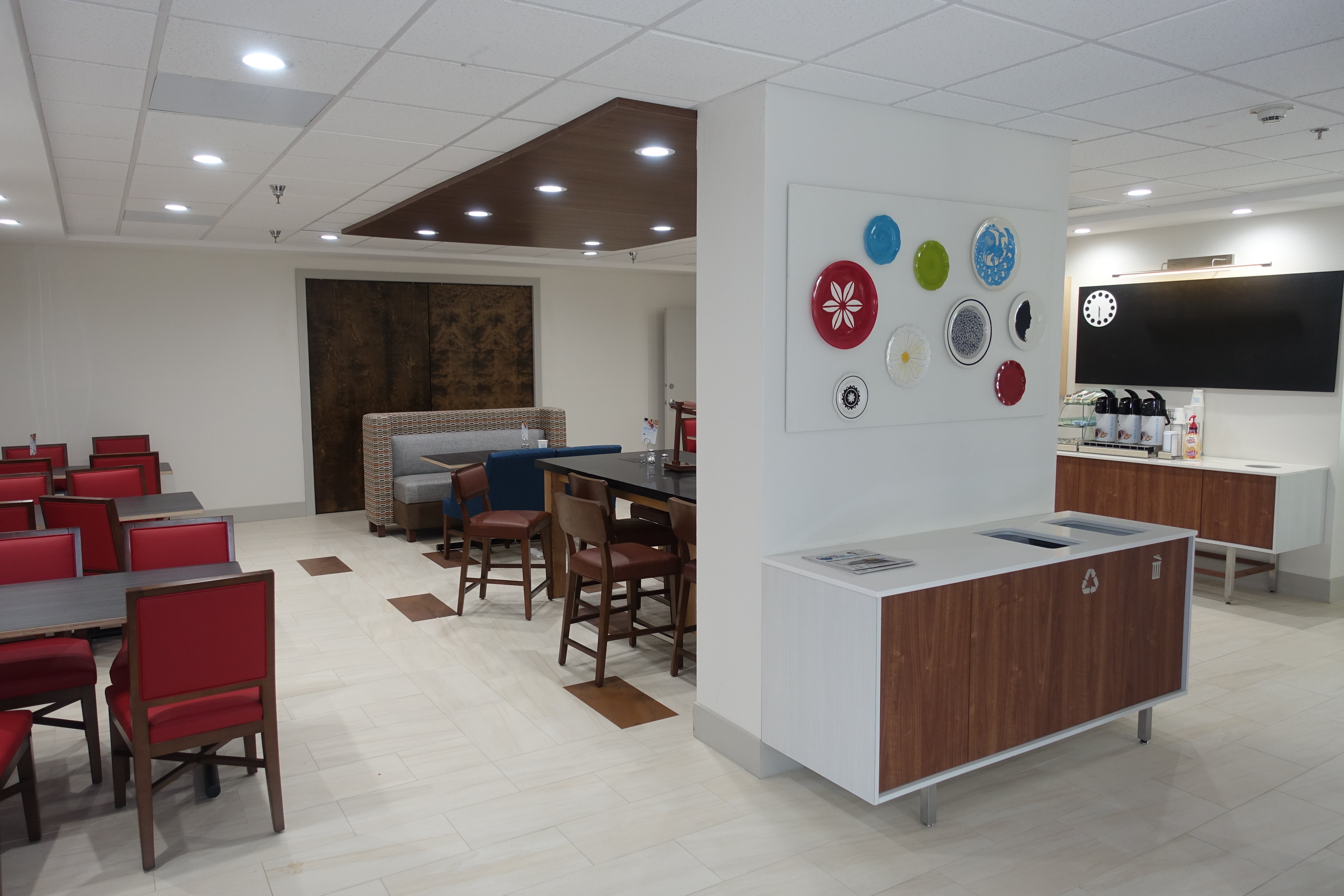Holiday Inn Express Suites Brentwood 21/29