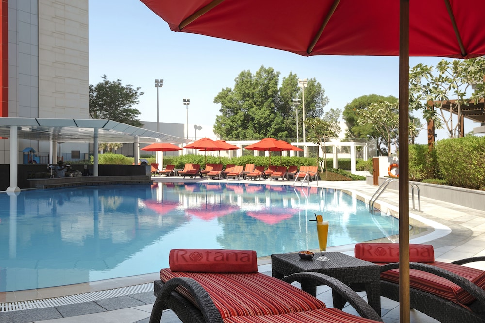swimming pool spa