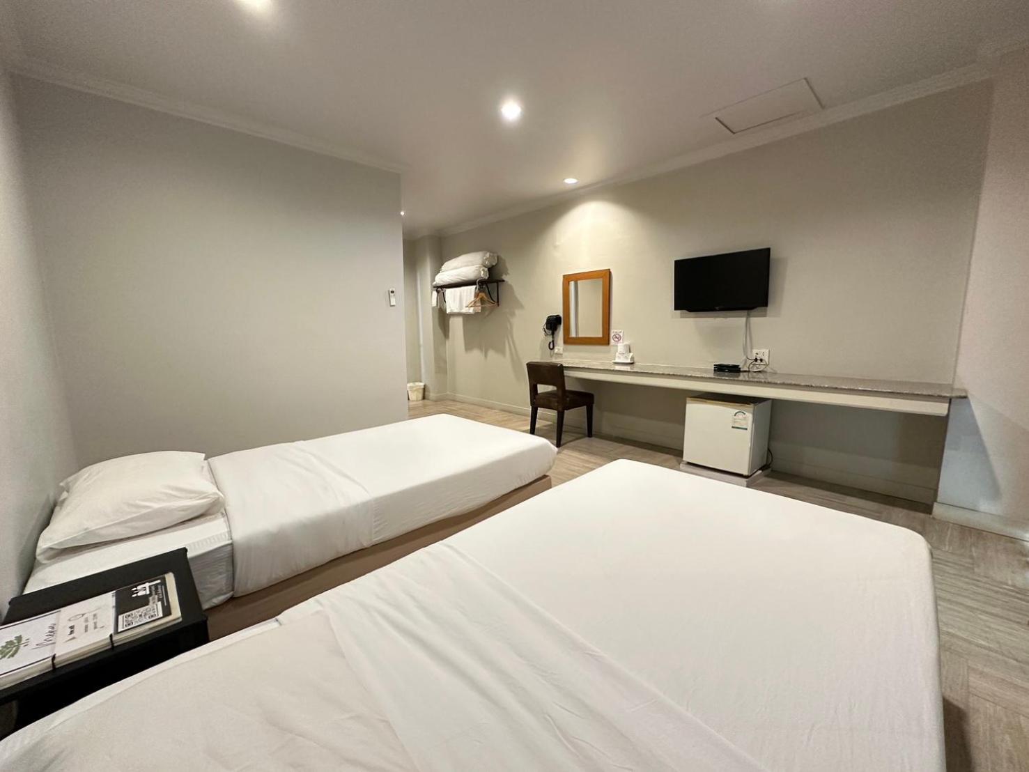 Economy, Twin Beds