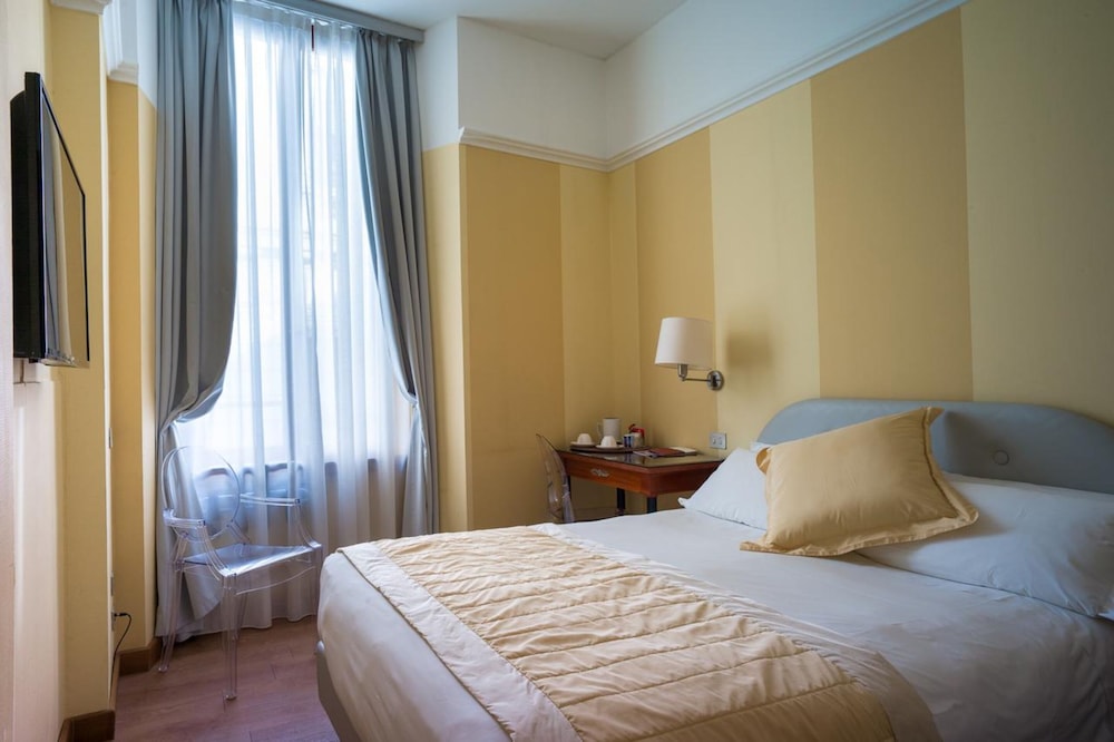 CLASSIC, QUEEN BED