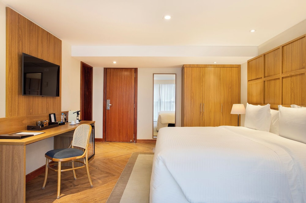 PLUS, SUPERIOR, DOUBLE BED