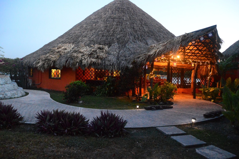 LAMANAI LANDINGS HOTEL AND MARINA 7/76