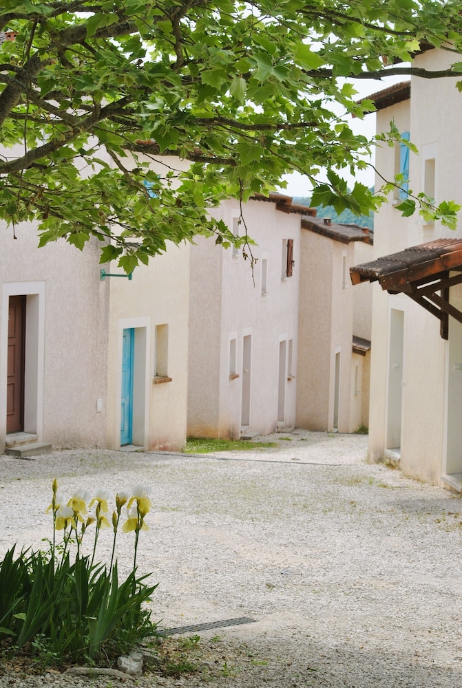 Le Domaine des Cazelles by Ateya Vacances 35/50