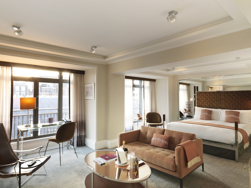 Mayfair, Suite