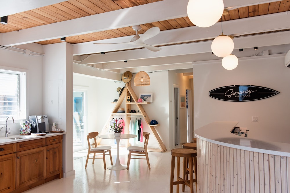 Seaspray Surf Lodge 47/56