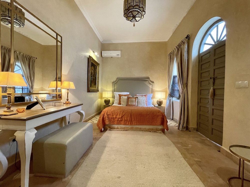 Riad Jona 4/74