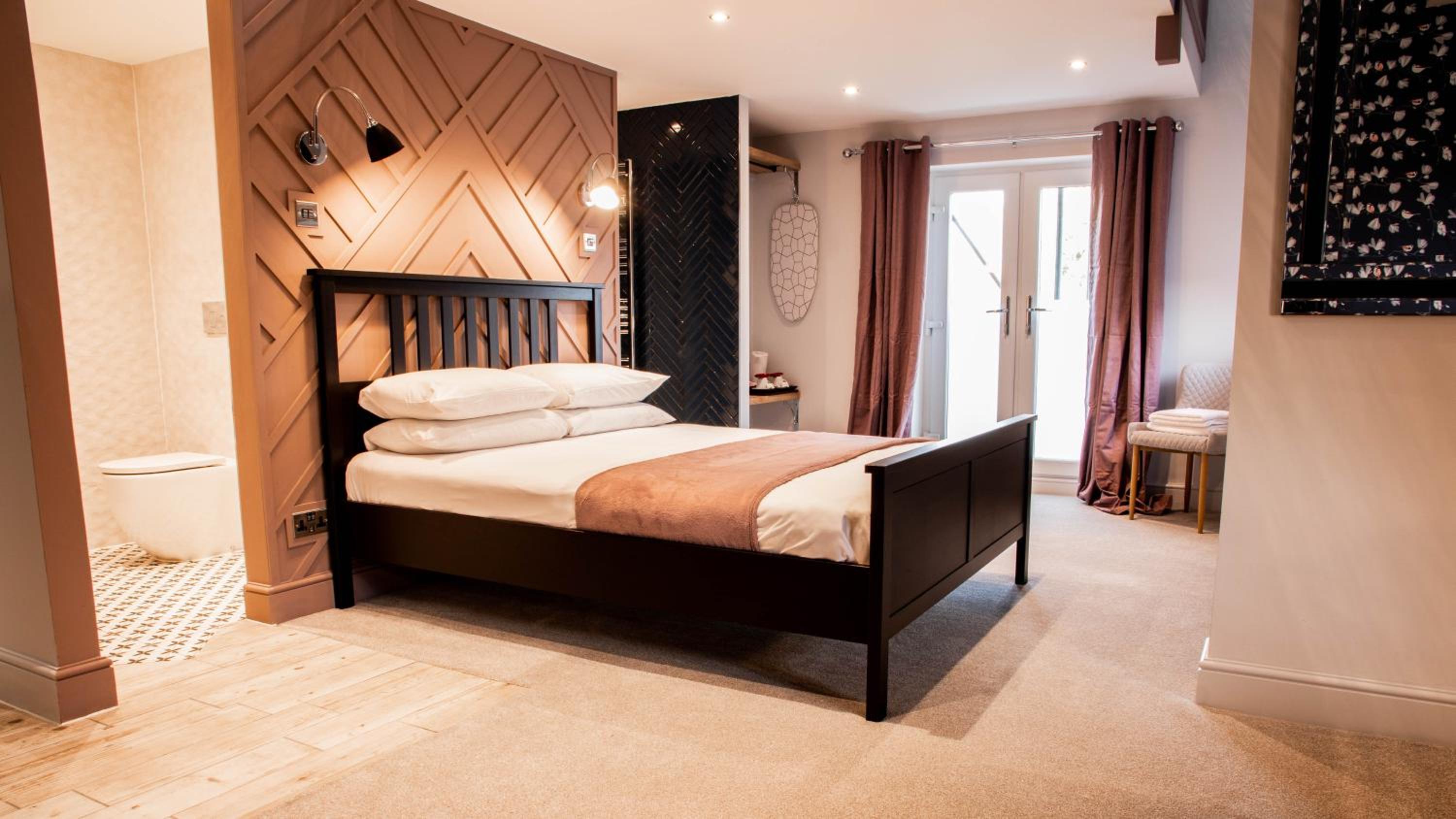 The Jacobean Hotel 10/58