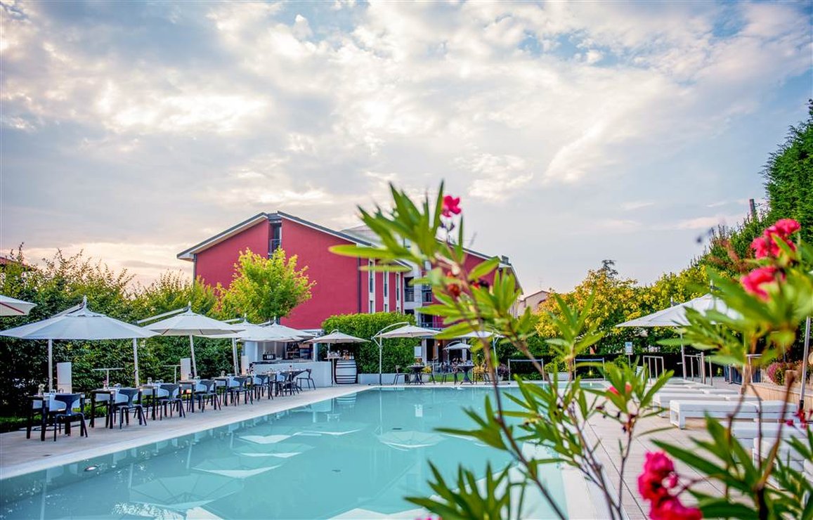 Red S Redaelli Hotel 4/66