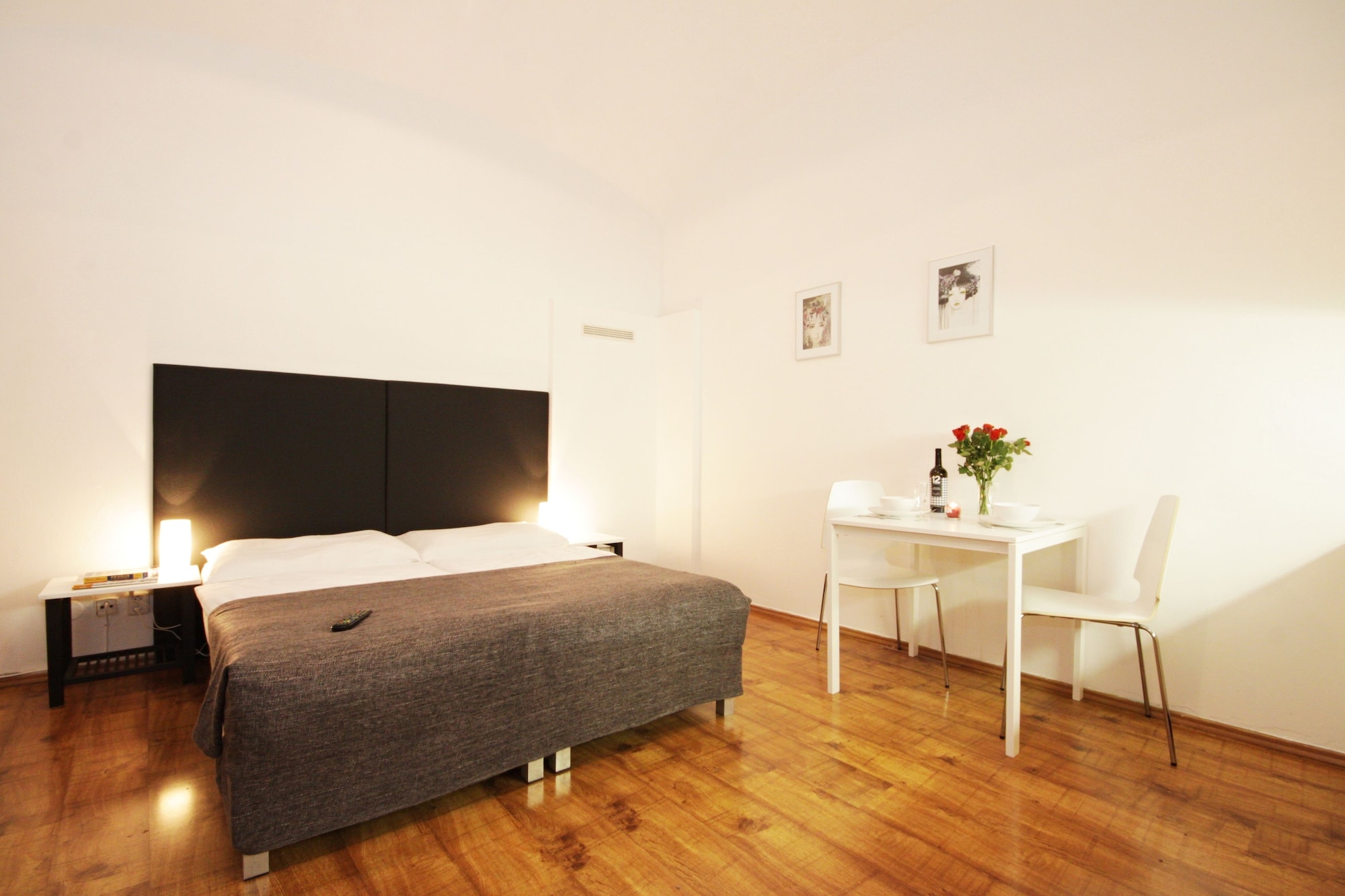 3 Bedrooms, Apartment