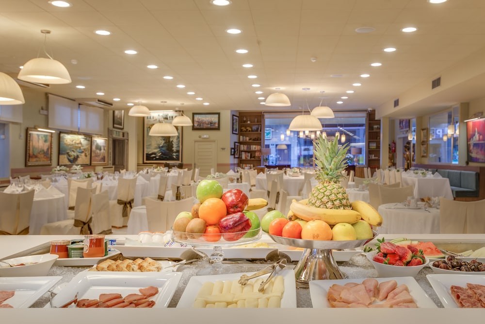 Hotel Pirineos Figueres 41/48