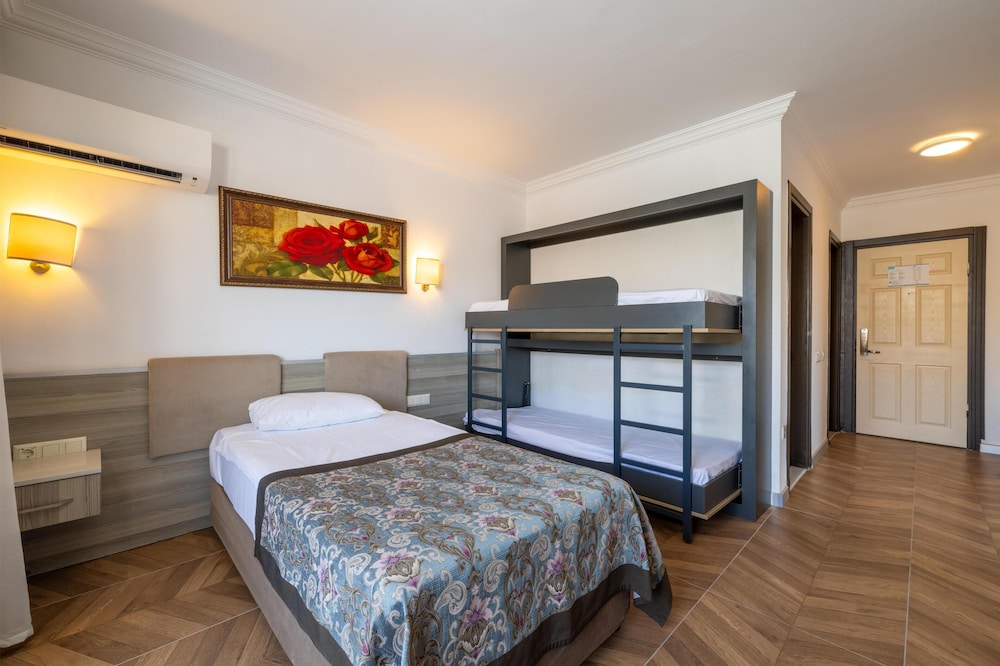 STANDARD ROOM WITH BUNKBED