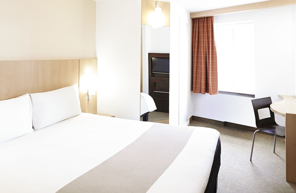 ROOM, DOUBLE BED