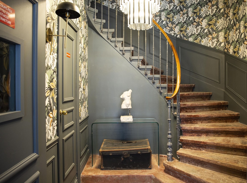 Royal Hotel Montpellier 40/47