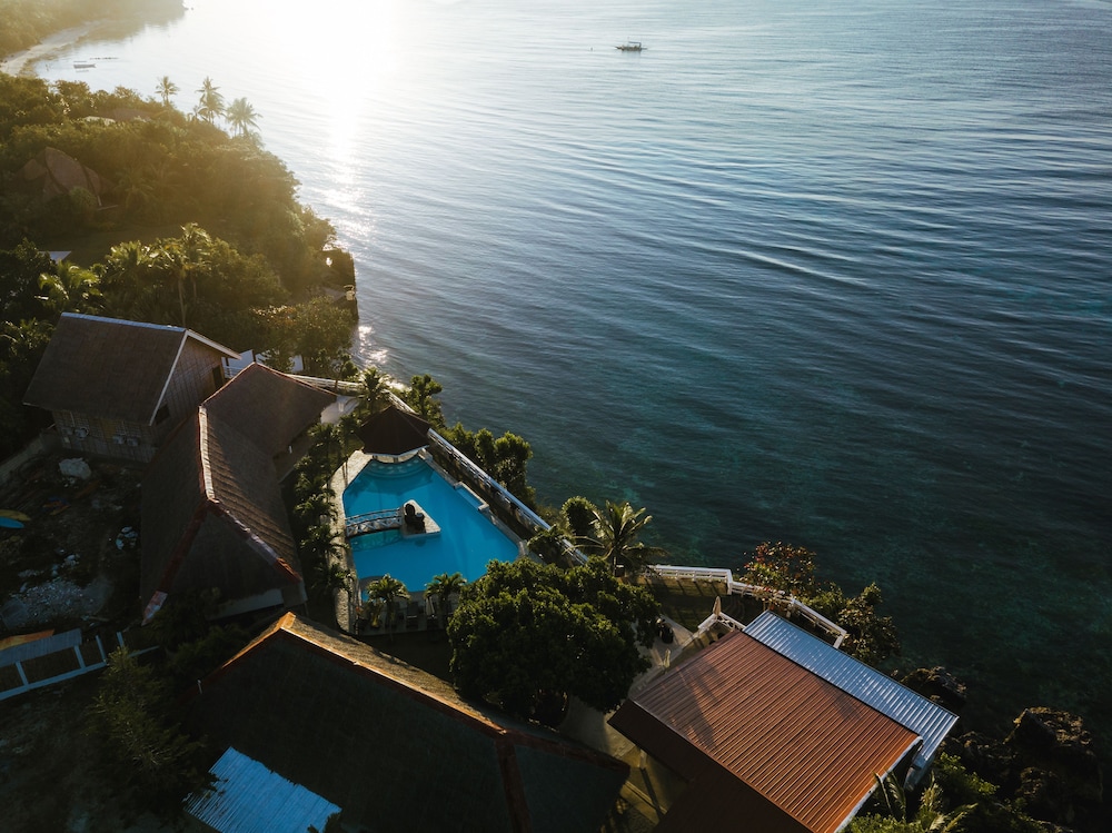 Cliffside Resort Panglao 62/68