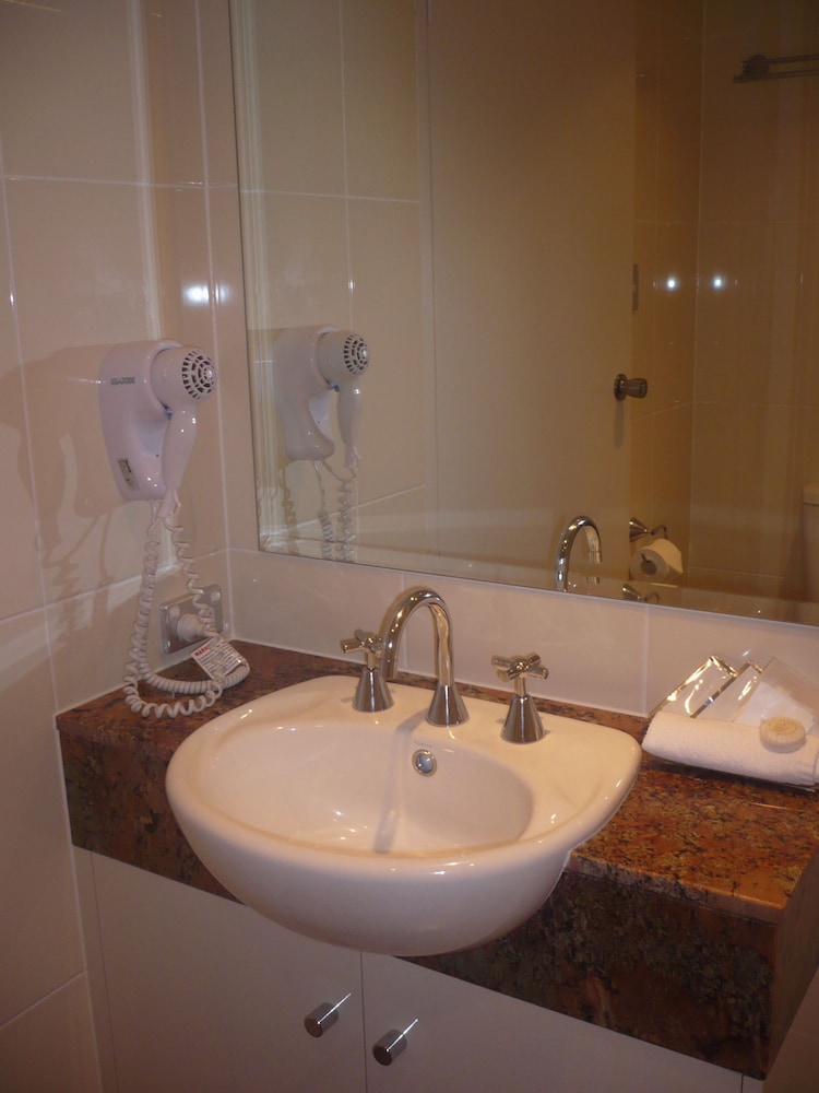 Coral Towers Holiday Suites 67/69