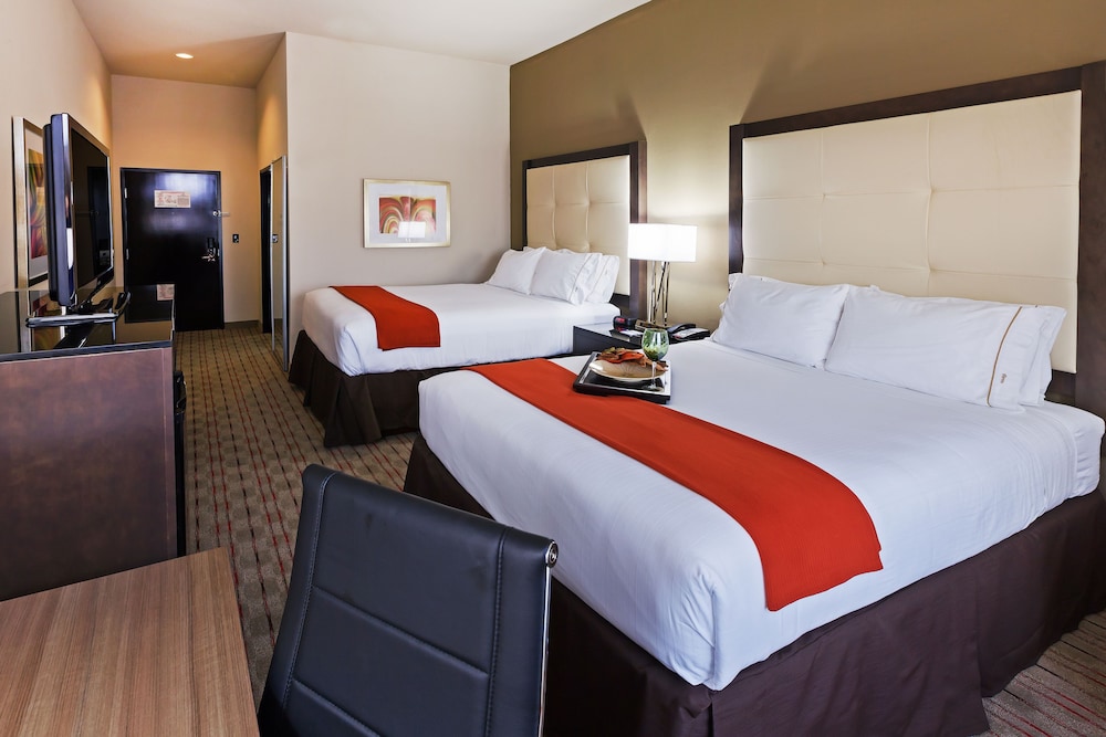 Holiday Inn Express Frisco Legacy Park Area 15/52