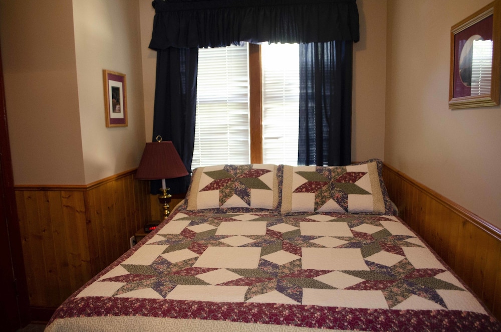 Crandell Mountain Lodge 42/66