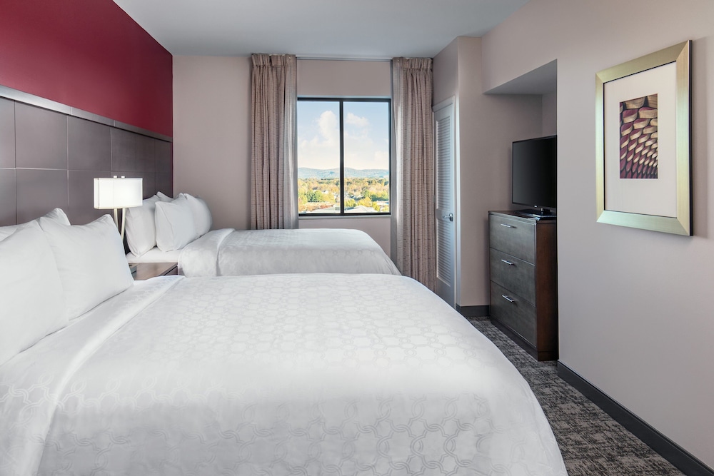 Staybridge Suites Charlottesville Airport 13/53
