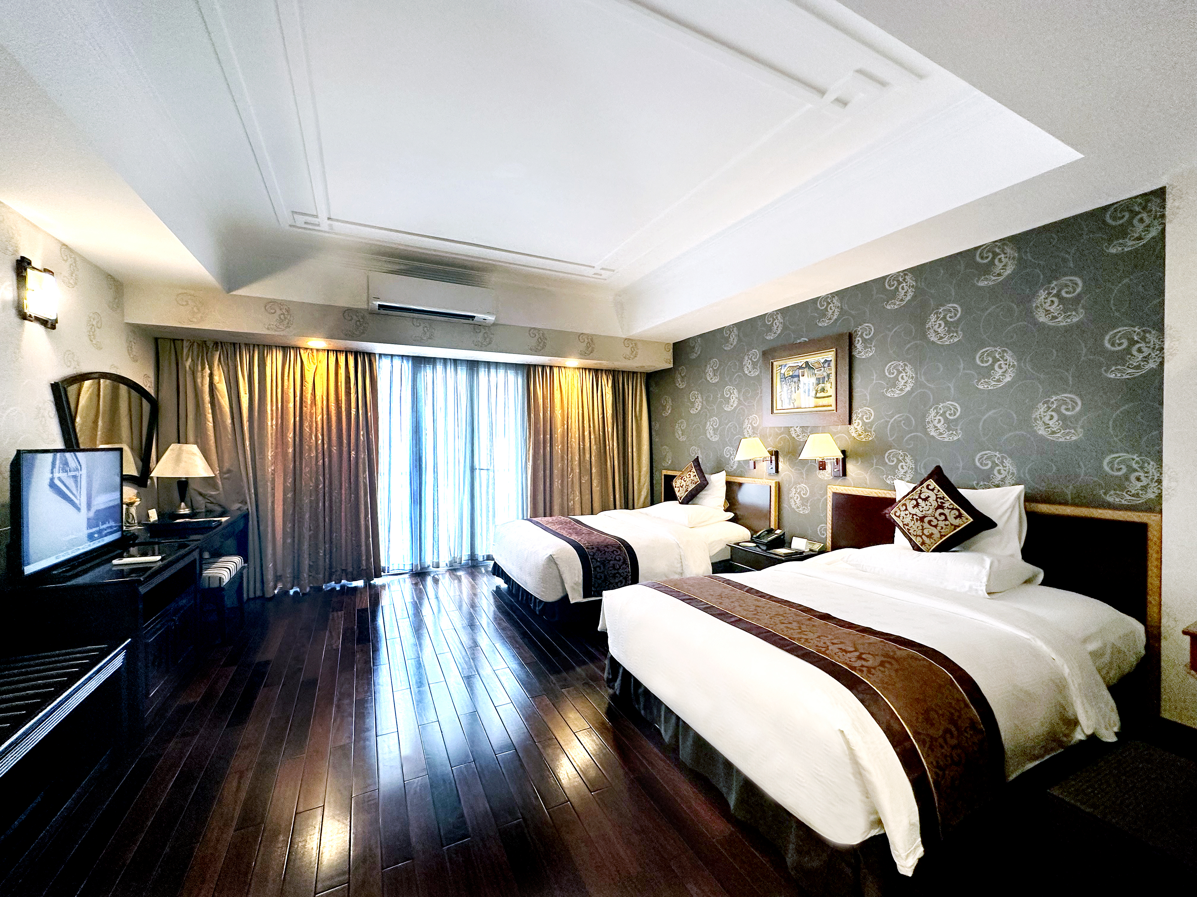 Rex Suite Twin