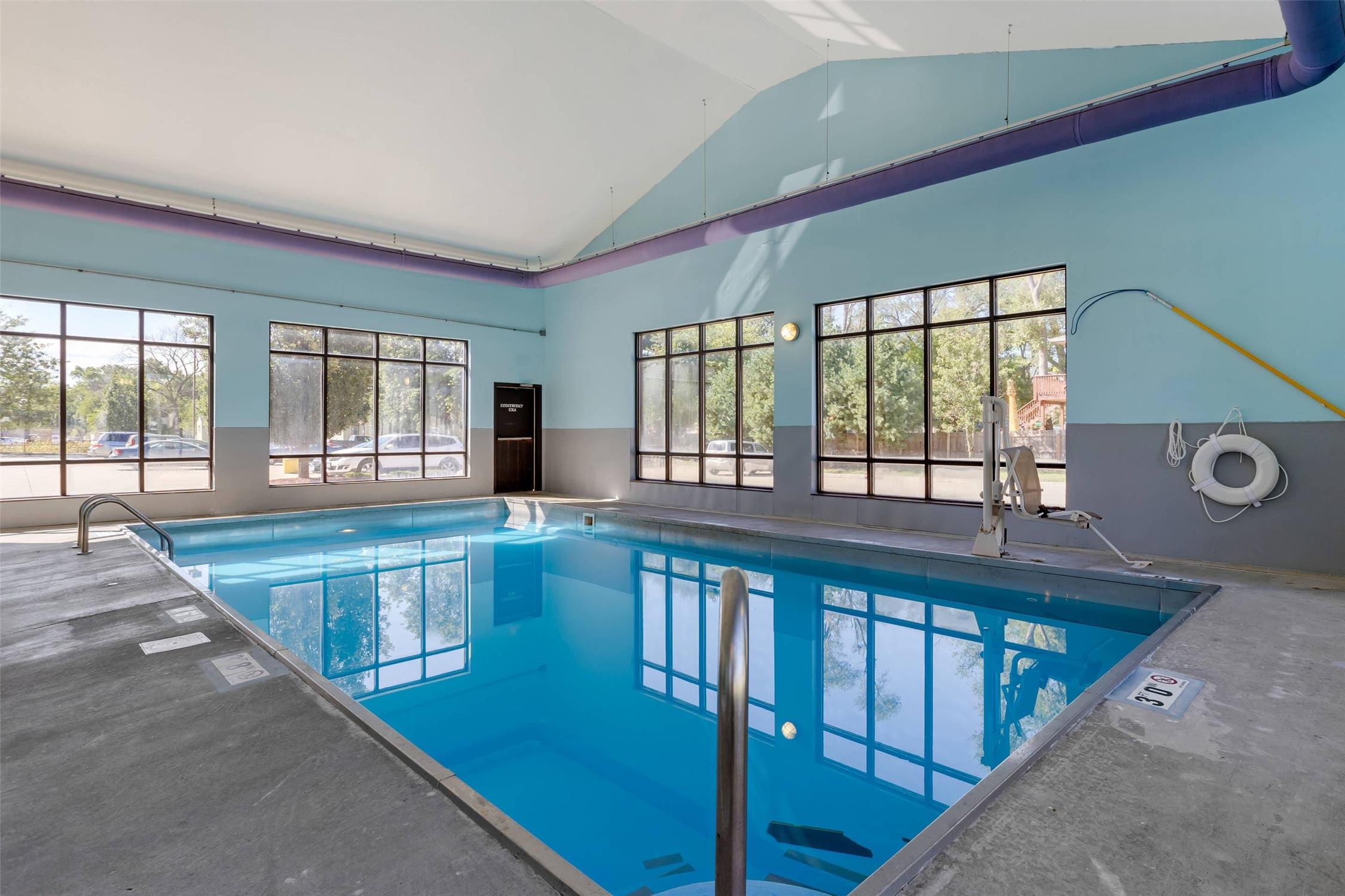 Econo Lodge Inn & Suites Des Moines Fairgrounds Area 23/37