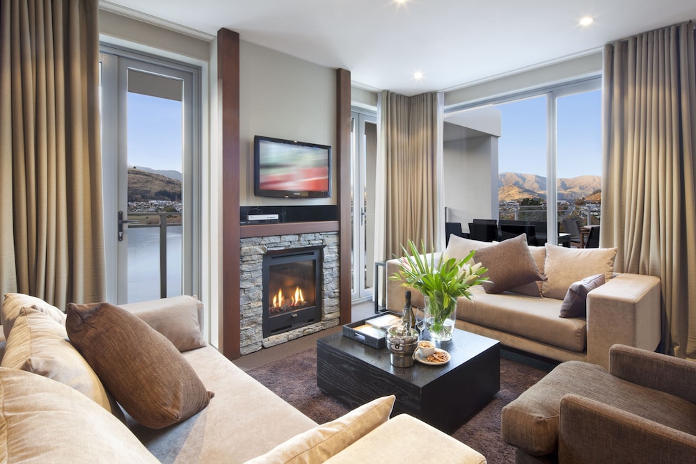 QUEENSTOWN VILLAGE APARTMENTS 34/54