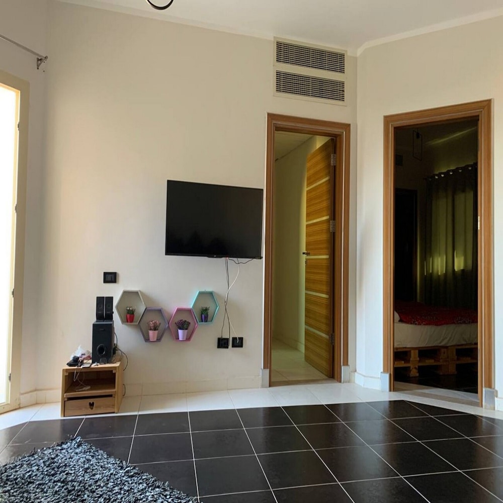 Royal Beach Serviced Apartments 29/75