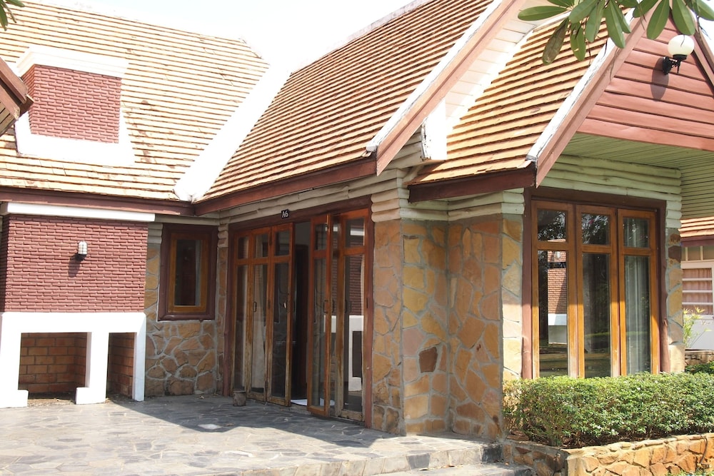 Khao Yai Country Hill Resort 6/37