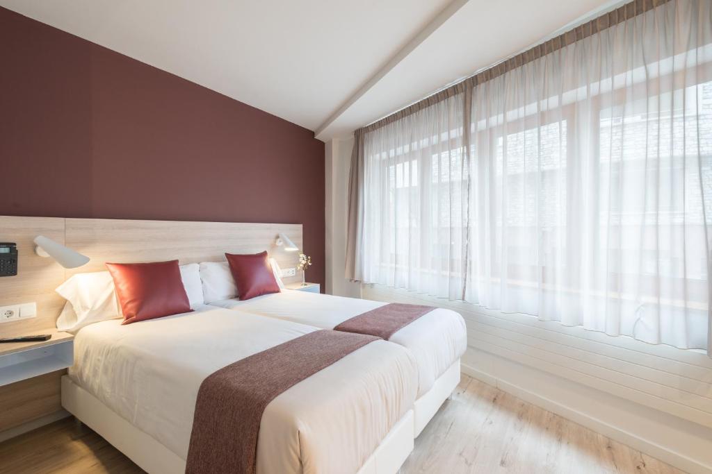 2 Bedrooms, Master, Suite, Apartment