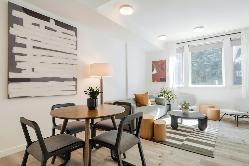 Sonder The Boylston 43/50