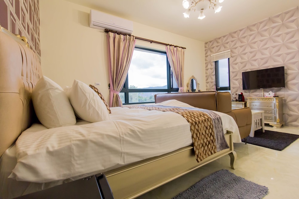 Shan Hai B&B 6/43