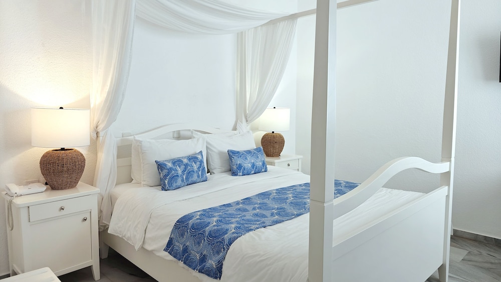 Narges Hotel 7/50