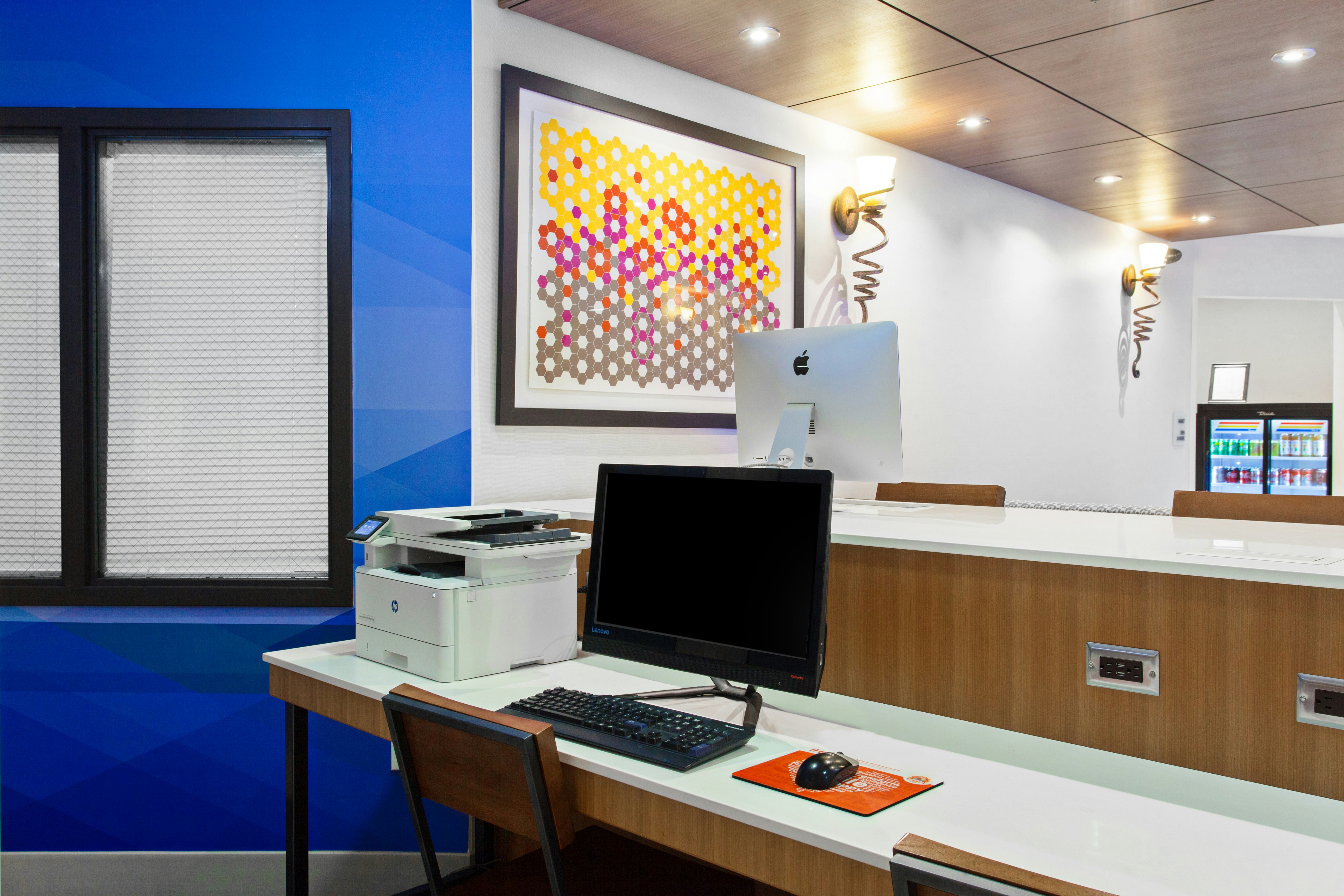 Holiday Inn Express Hotel Suites Oakland Airport 48/55