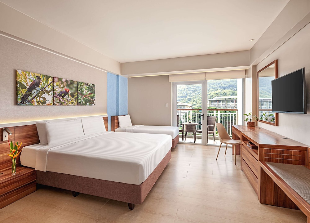 Superior, King Bed, Lagoon View