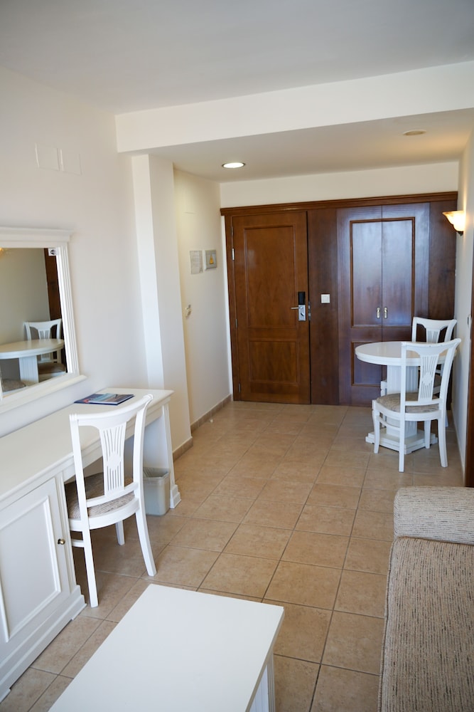 Ohtels Cabogata 13/50