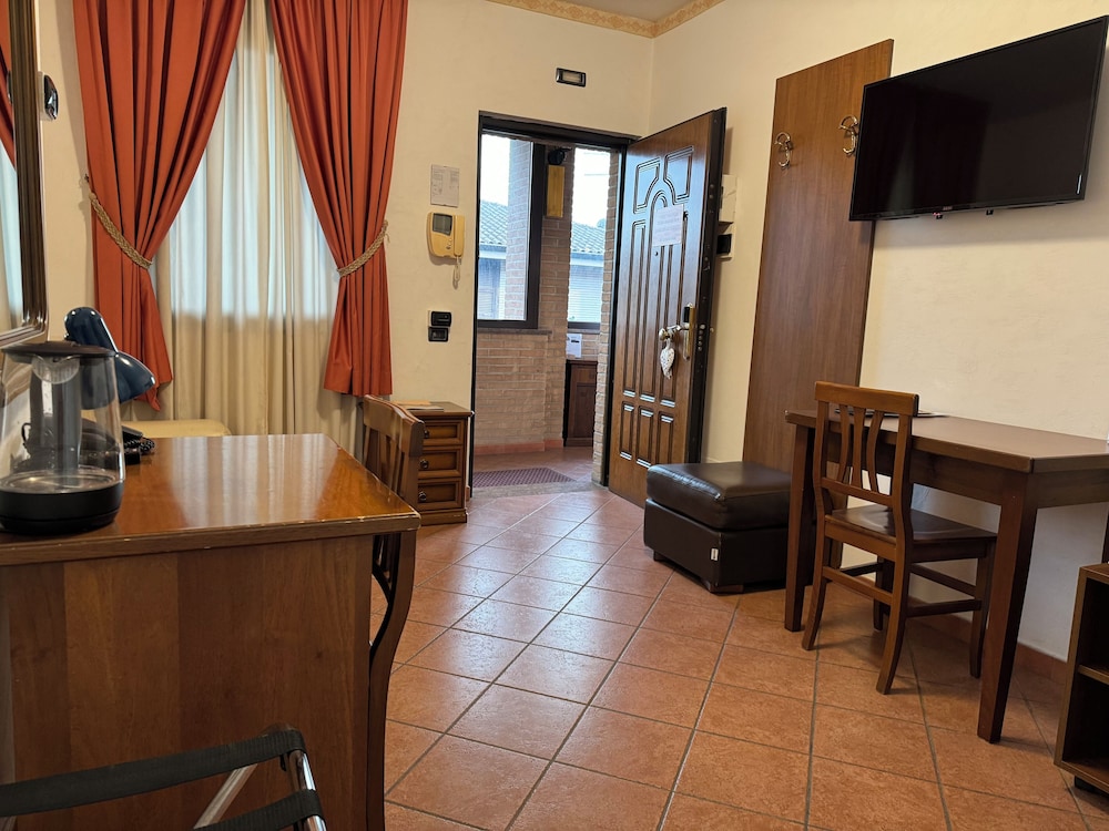 Euro House Inn Airport Hotel Residence 53/72